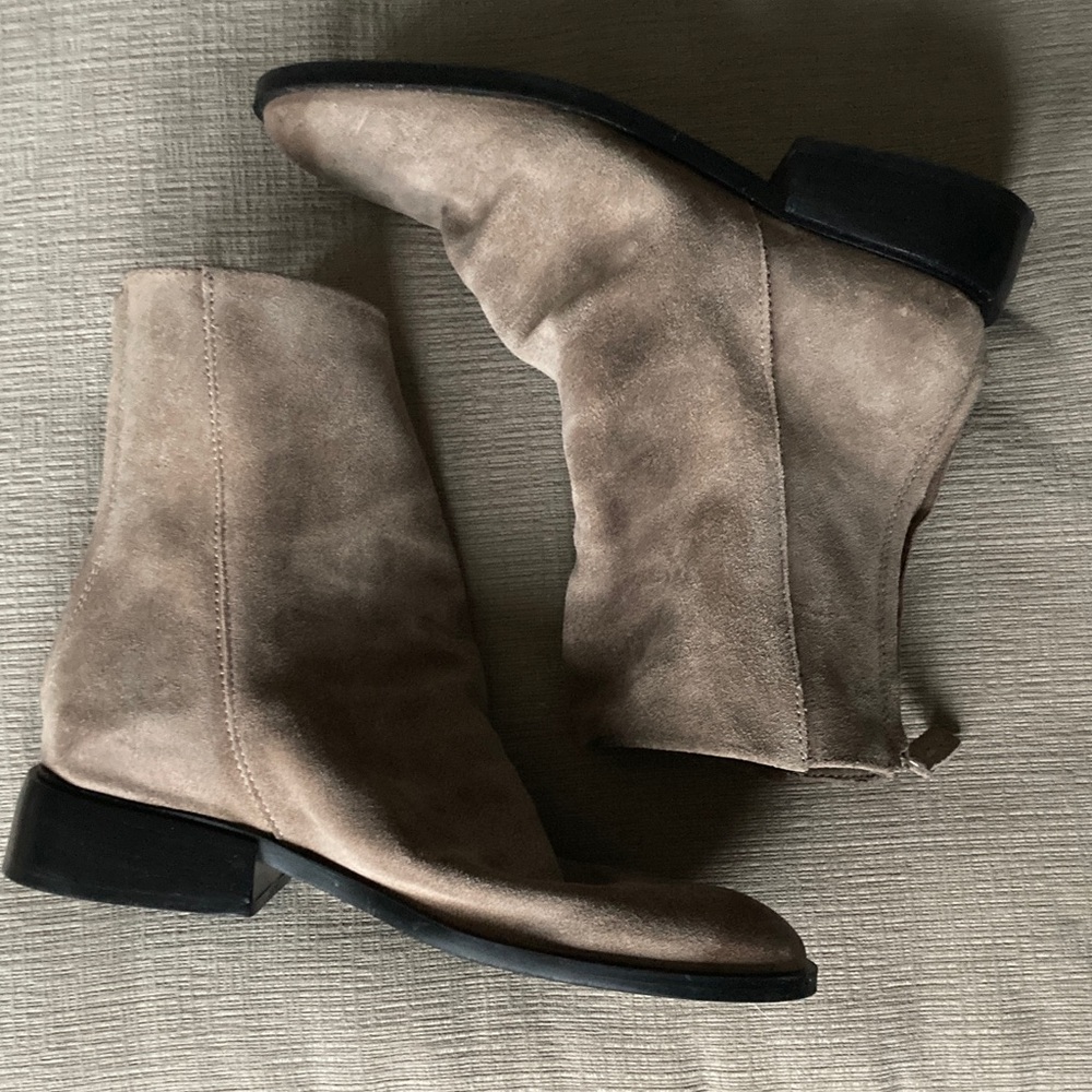 Steve Madden Taupe Suede Nexie Ankle Boots with Back Zip, Women’s 9